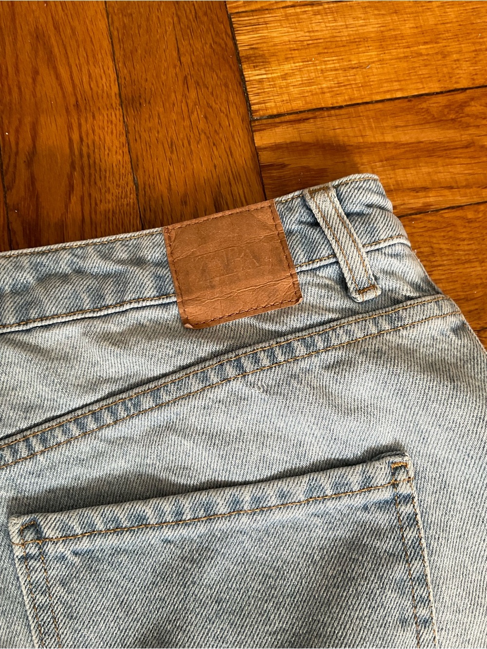 Zara Women’s Light Wash Balloon Barrel Jeans Size USA 10 EUR 42 - Picture 7 of 8